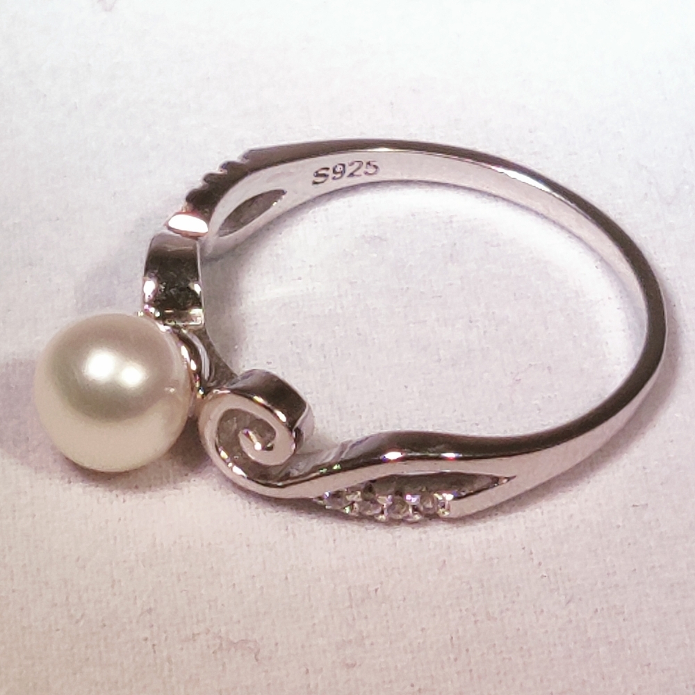 Vantel Pearls Enduring Hope Ring - Picture 2 of 6